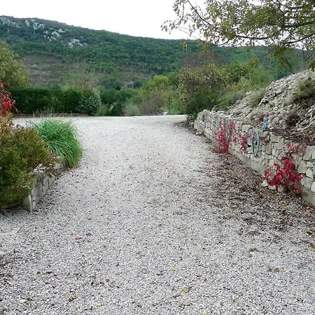 Des Garrigues Laroque (Herault)